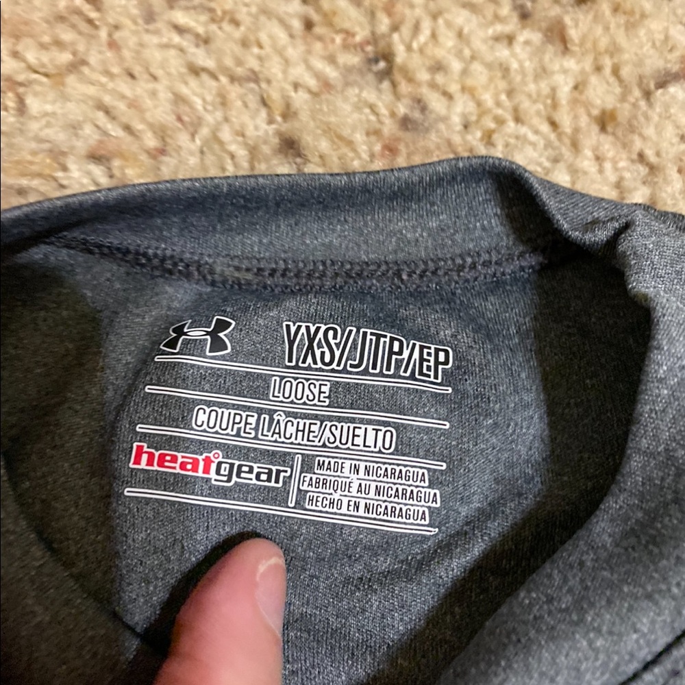 Under Armour Shirt - Picture 3 of 3